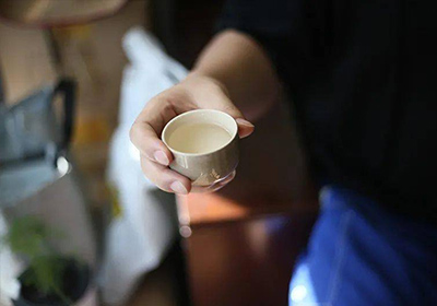 快結(jié)婚了，婚宴用酒什么酒好？這家婚宴定制酒很好！